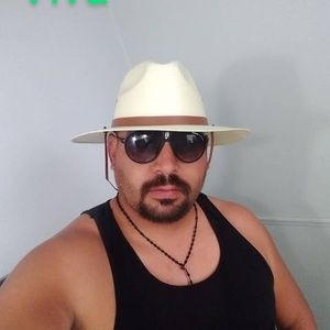 Meet your Posher, Daniel narez